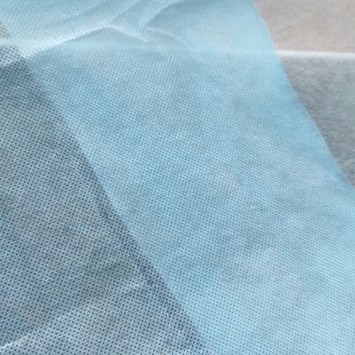 細かい網の50GSM 1200mmのPEの保護フィルムの防護衣の生地